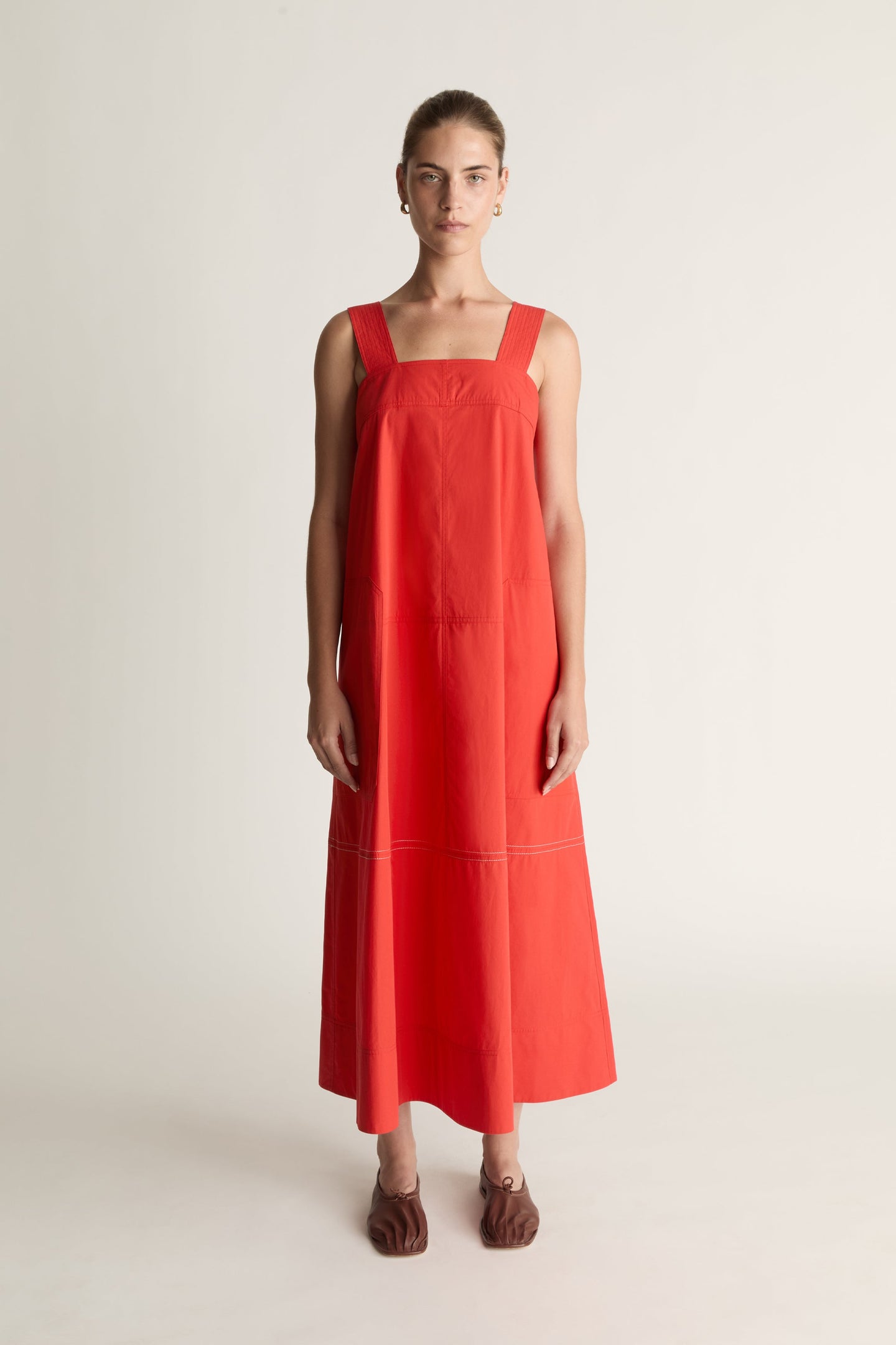 Shop the Elisa Apron Dress by Lee Mathews – Lee Mathews