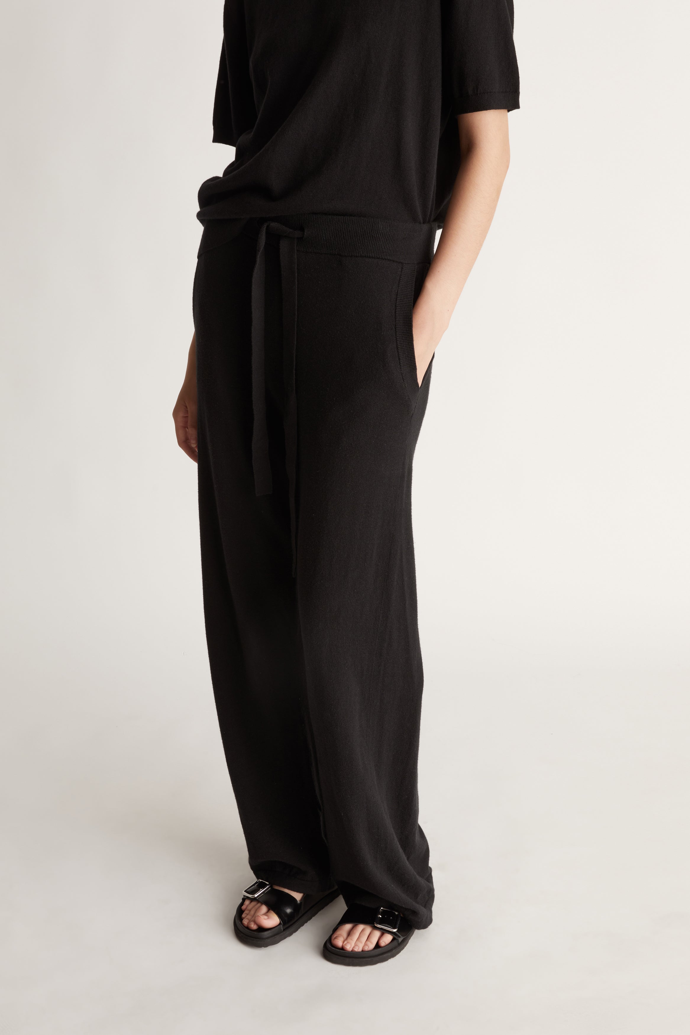 Cotton Cashmere Wide Leg Pant in Black