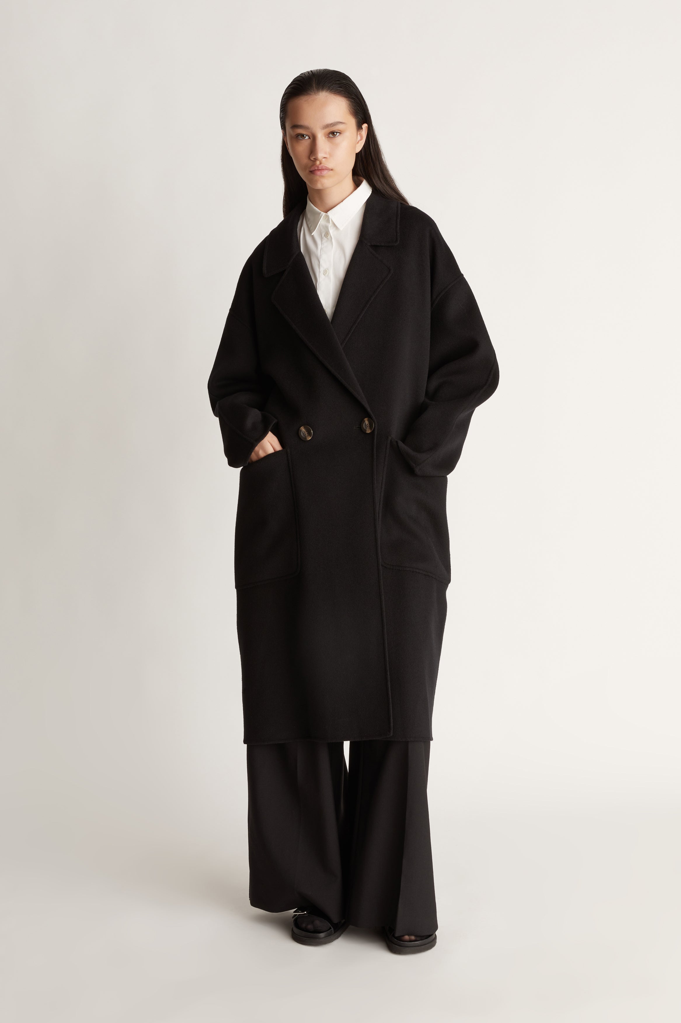 Florentine Cashmere Cocoon Coat Wool and Cashmere Black