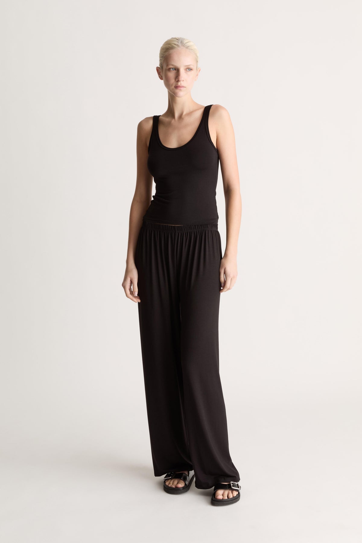 Recline Tank in Black
