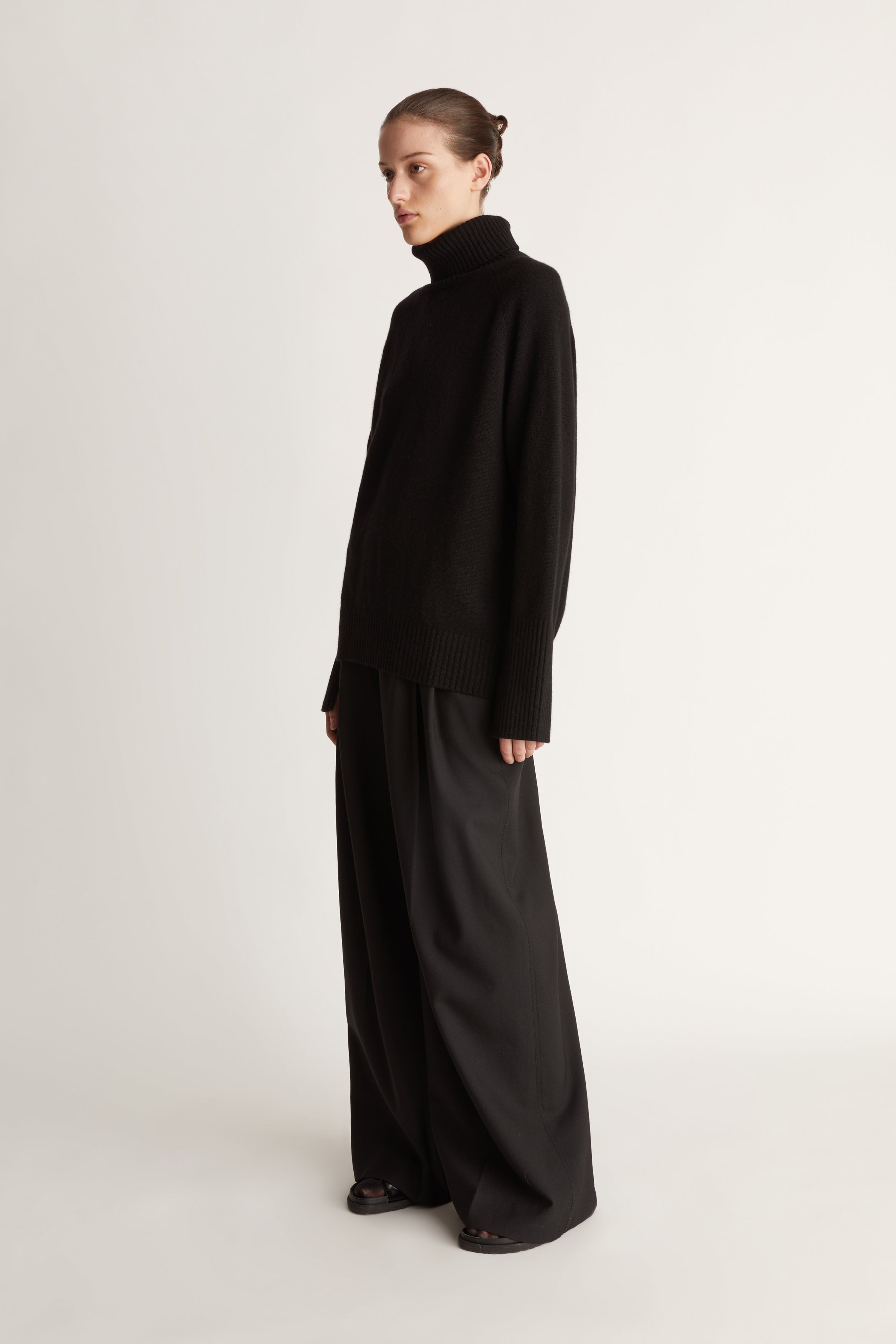 Cashmere Turtleneck in Black