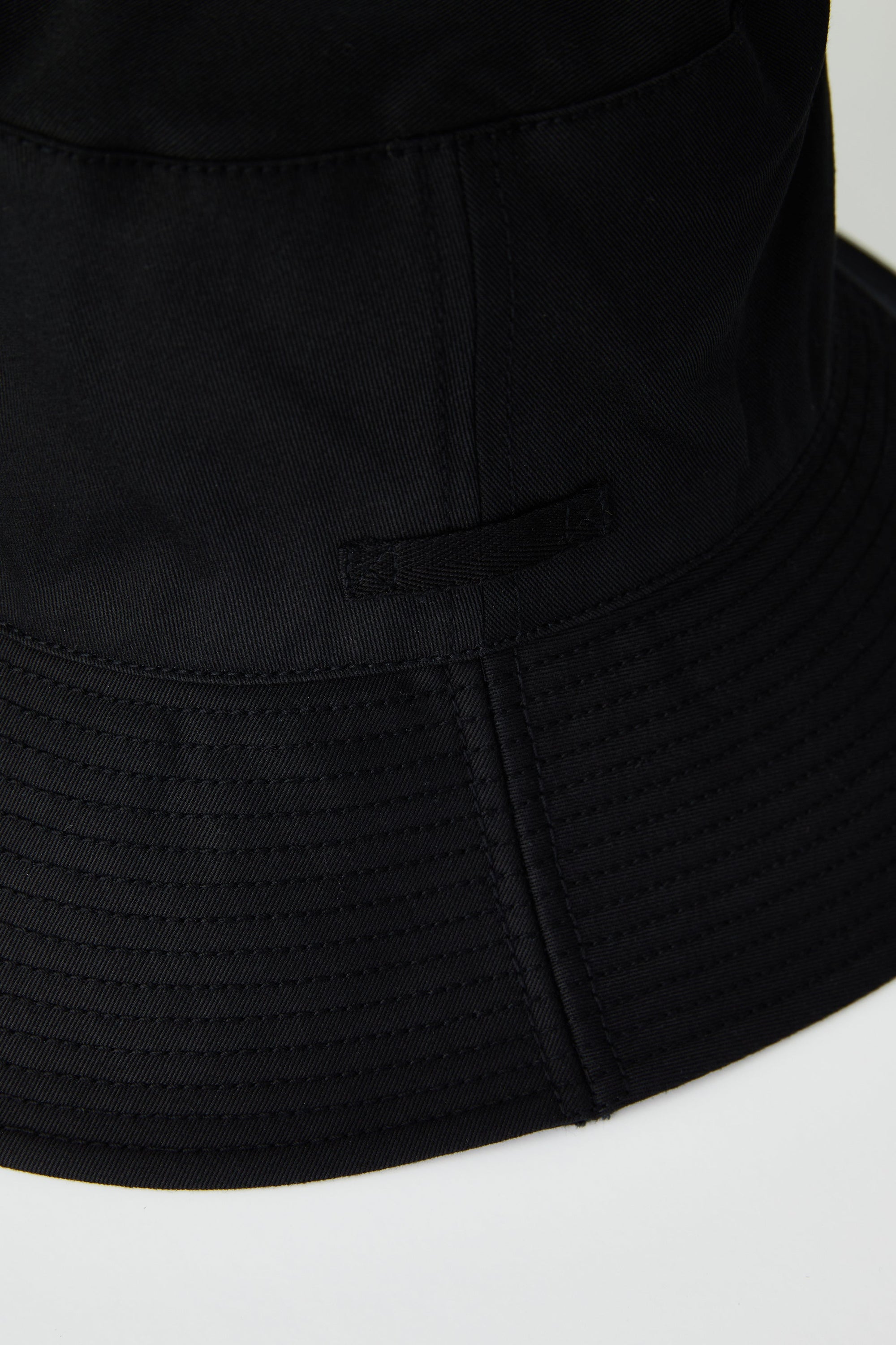  LM Workroom Hat in Black